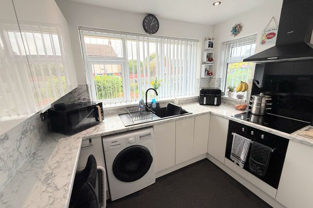 14 Tewit Lane, Halifax photo 3