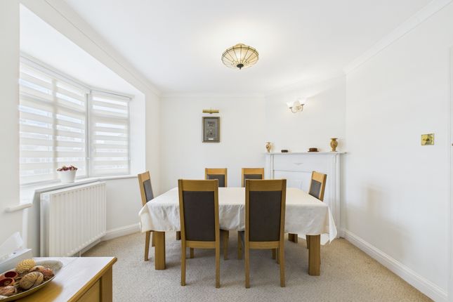 1, Philip Road, Buckinghamshire photo 3