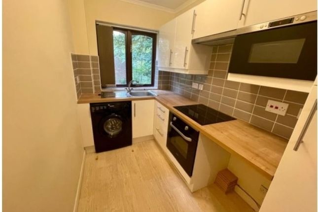 Flat to rent in The Hyde, Sundon Road, Houghton Regis, Dunstable