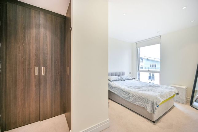 Thumbnail Flat to rent in Queenshurst Square, Kingston, Kingston Upon Thames