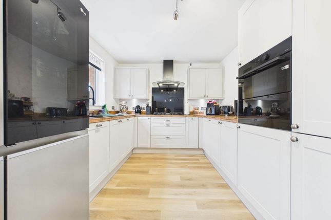 32, Twister Crescent, Larkhall photo 2