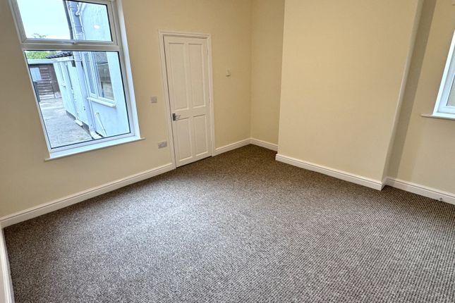 113, Sincil Bank, Lincoln photo 3