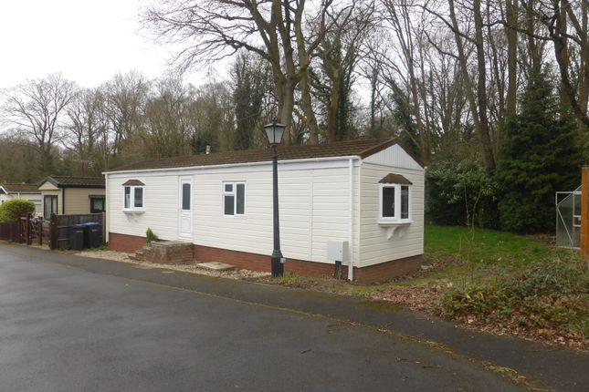 Mobile/park home for sale in Duffins Orchard, Ottershaw, Chertsey