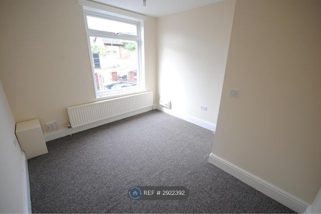 Flat, Grove Lane Standish, Wigan photo 3