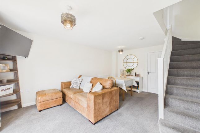 6, Burnet Lane, Aylesbury photo 3