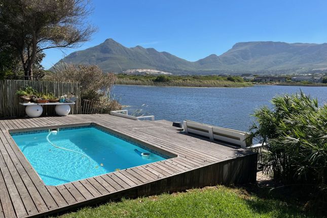 Detached house for sale in 14 Oriole Close, Lake Michelle, Southern Peninsula, Western Cape, South Africa