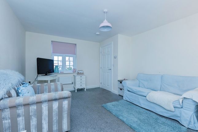 27, James Way, Leicester photo 2
