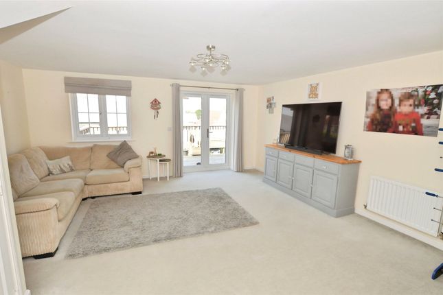 7 Baileys Meadow, Hayle Cornwall, Cornwall photo 2