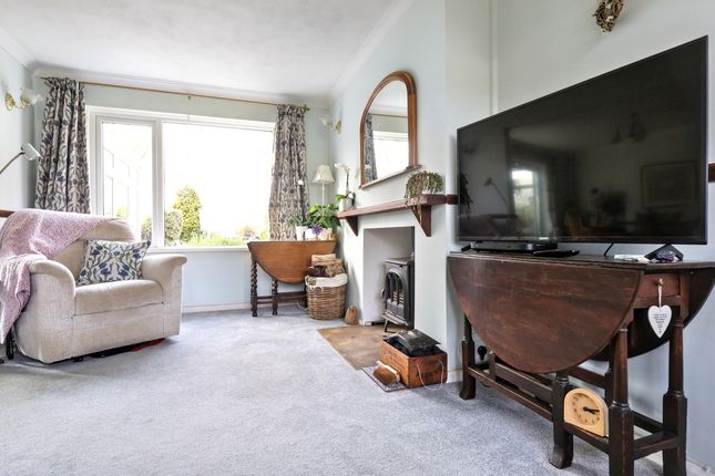 7, Griffiths Close, Witney photo 4