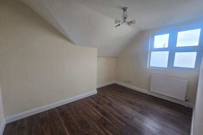 21 TF, Plashet Grove, London photo 4