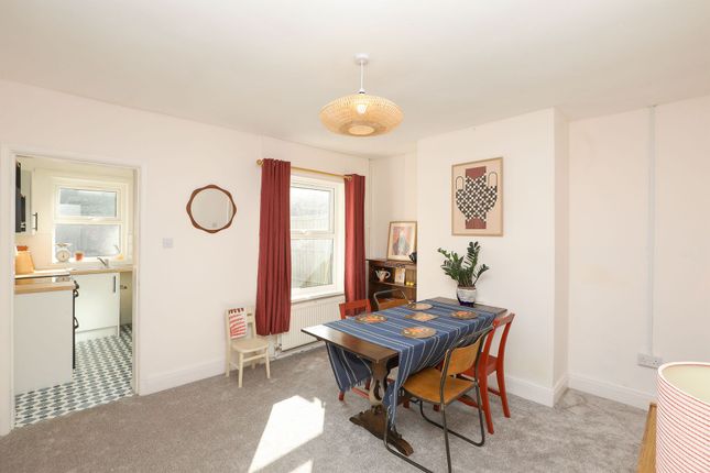 12 Coronation Road, Chesterfield photo 3