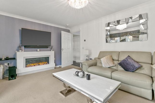16, Woodfoot Crescent, Glasgow photo 4