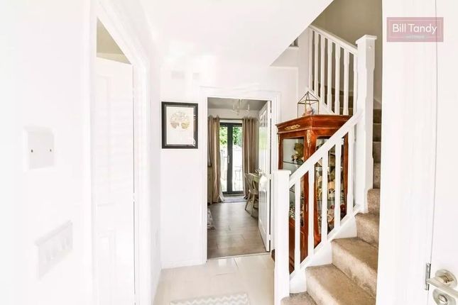 6, Cairns Close, Lichfield photo 4