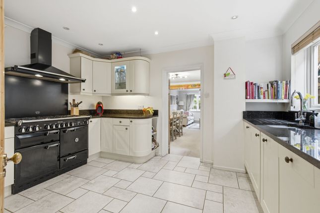 20 Nursery Lane, Ascot photo 4