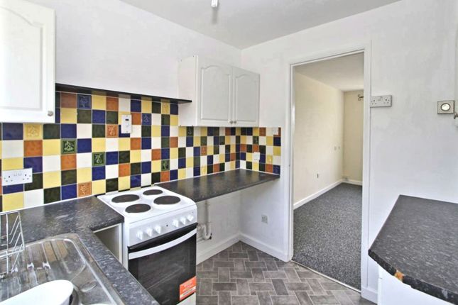 11, Turnpike Avenue, Wotton-under-Edge photo 4