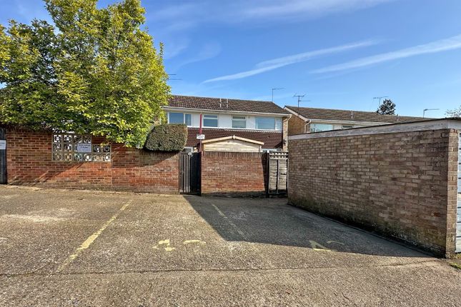 42, Hambleden Walk, Maidenhead photo 2