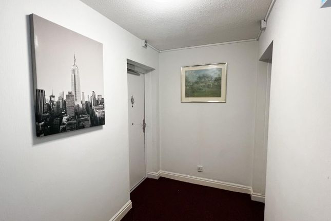Flat for sale in The Willows, Mauldeth Road, Heaton Moor, Stockport