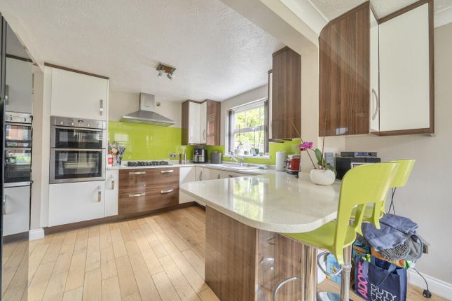 10, Caumont Close, Cullompton photo 3