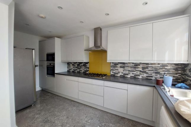 1477, High Road, London photo 3