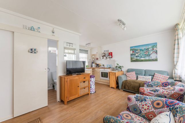 7 Links Chalet Park Links Road, Norwich photo 2