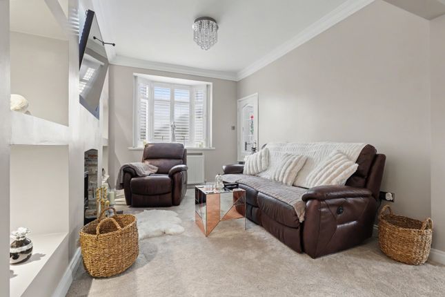 30, Doncaster Road, Knottingley photo 4