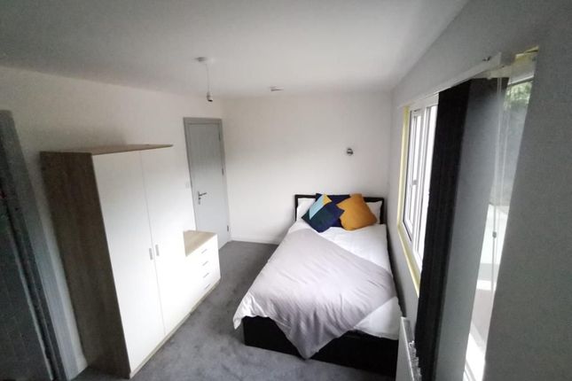 163 Terry Road, Coventry photo 4
