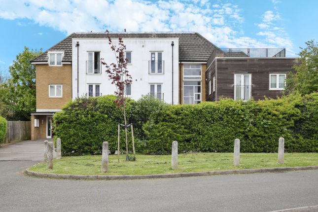 Thumbnail Flat for sale in Alpha Road, Surbiton