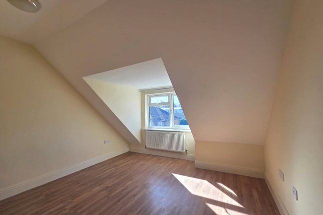 Flat 9, Whippendell Court, 78, King Georges Avenue, Hertfordshire photo 5