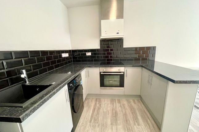 Flat to rent in Fleet Street, Swindon