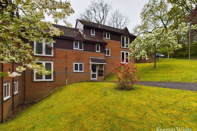 Thumbnail Flat for sale in Edmunds Gardens, High Wycombe