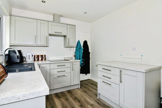 15, Caradon Close, Liskeard photo 4