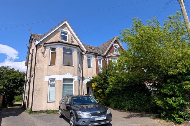 Flat to rent in Landguard Road, Shirley