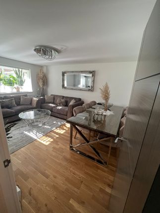 Flat for sale in Larch Close, London