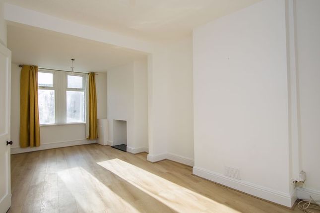 9, Fern Street, Cardiff photo 4