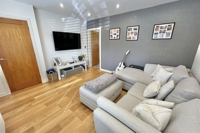 6, Fairbourne Avenue, Alderley Edge photo 4