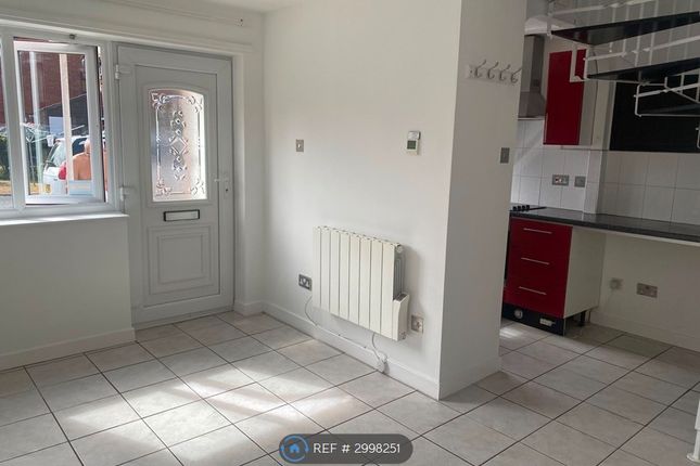 Circuit Close, Willenhall photo 5