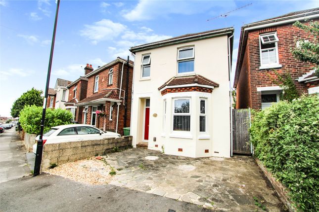 3 bed detached house for sale in Hillside Avenue, Southampton, Hampshire SO18