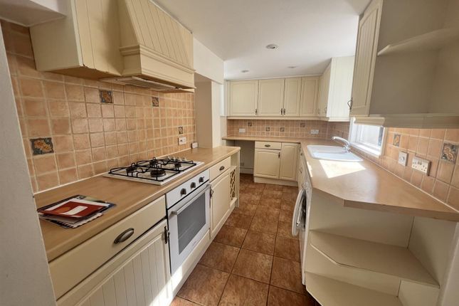 End terrace house to rent in Greatness Road, Sevenoaks, Kent