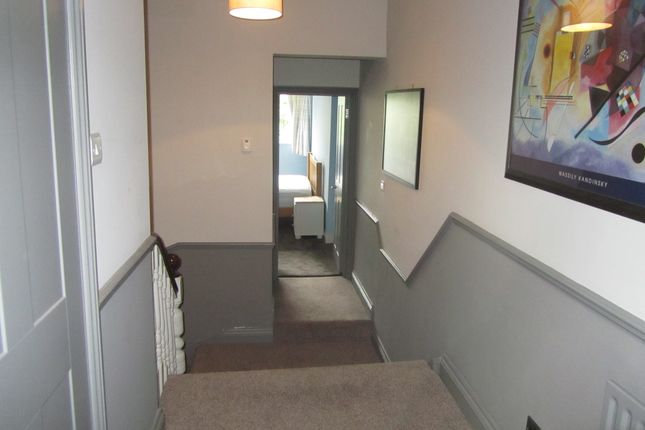 Flat to rent in Morland Road, East Croydon