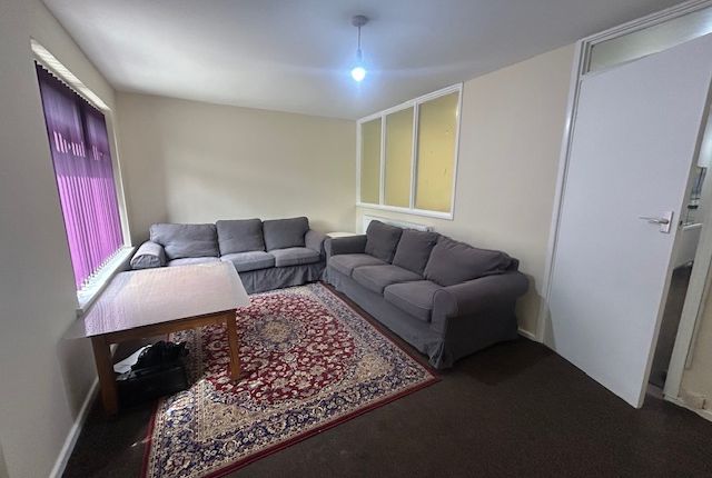 15, Howden Place Hyde Park, Leeds photo 5