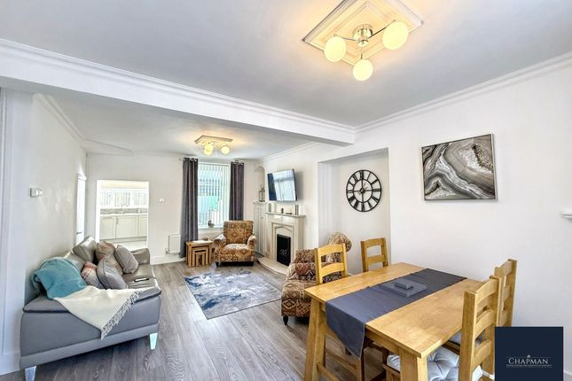 18 South Street, Porth photo 3