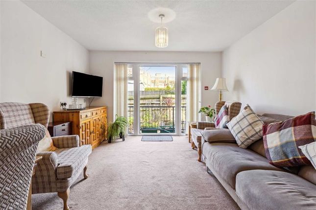 Flat for sale in Westcombe Park Road, London