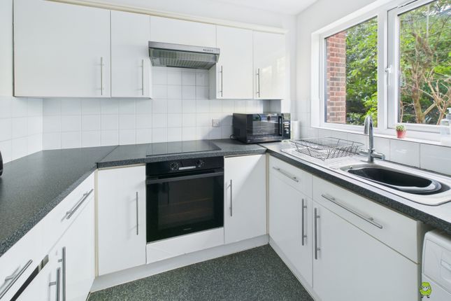 17, Chalice Way, Greenhithe photo 3