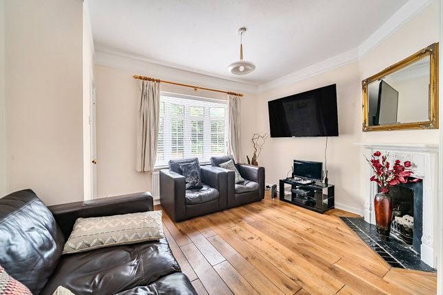 122, Lower Green Road, Esher photo 4