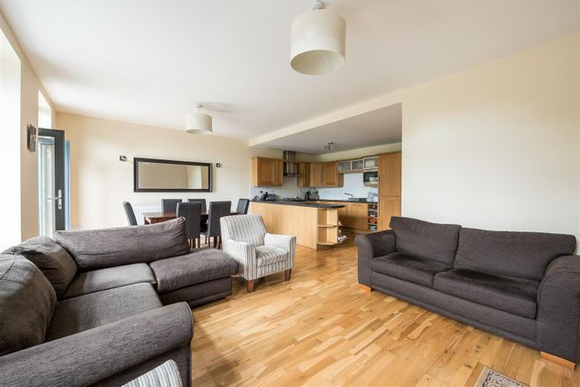 Thumbnail Shared accommodation to rent in Putney Bridge Road, Wandsworth, London