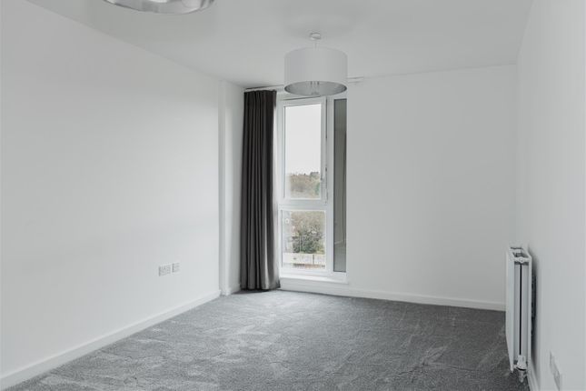 Flat 116, Picture House, 1 Marketfield Way, Redhill photo 3
