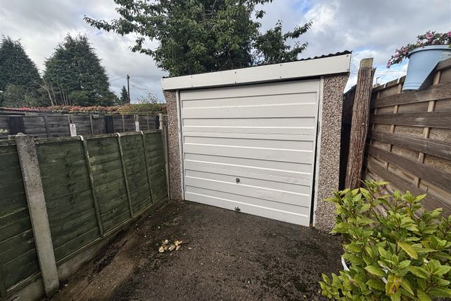 15, Benbecula Way, Manchester photo 3