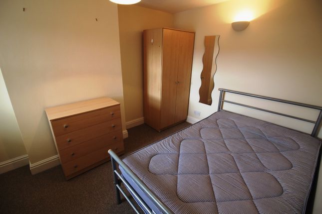 7, Treorky Street, Cardiff photo 4
