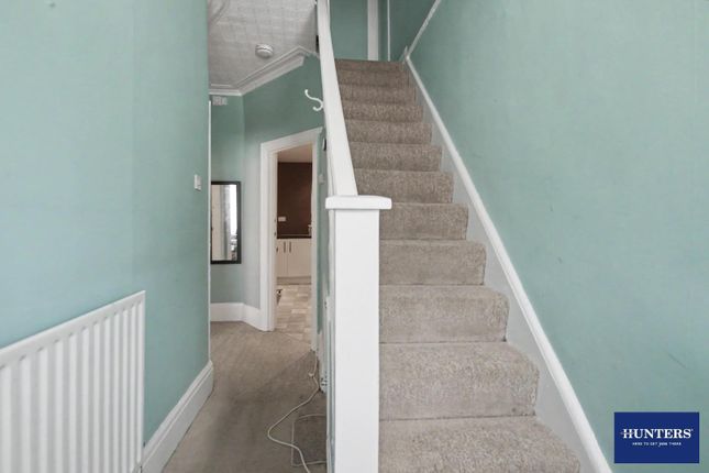 7, Garden Lane, Bradford photo 4