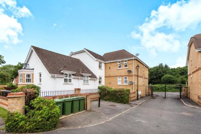 Thumbnail Flat for sale in Cobham, Surrey